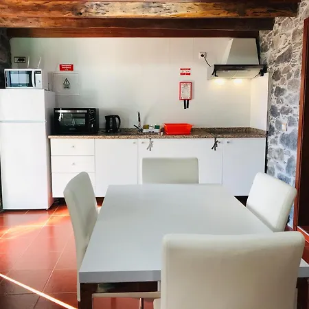 Casa Lugar Da Ribeira Mit Dachterrasse Campanário