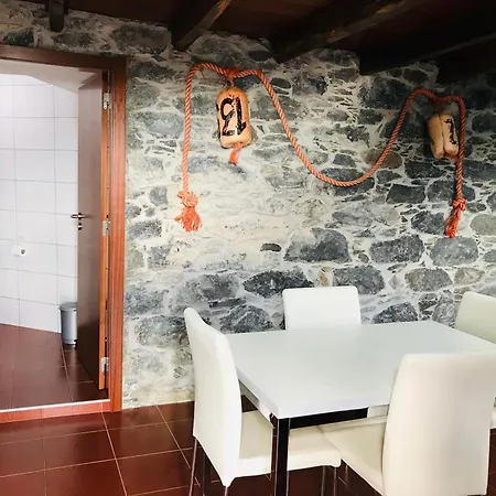 Casa Lugar Da Ribeira Mit Dachterrasse * Campanário