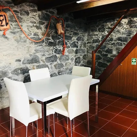 Hébergement de vacances Casa Lugar Da Ribeira Mit Dachterrasse *