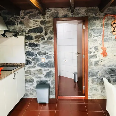 Casa Lugar Da Ribeira Mit Dachterrasse Hébergement de vacances Campanário