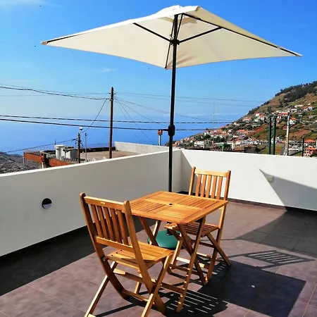 Hébergement de vacances Casa Lugar Da Ribeira Mit Dachterrasse *